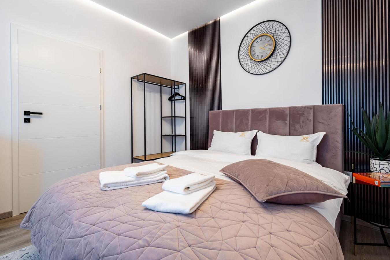 Cozy Studio In Center By Mm Host *