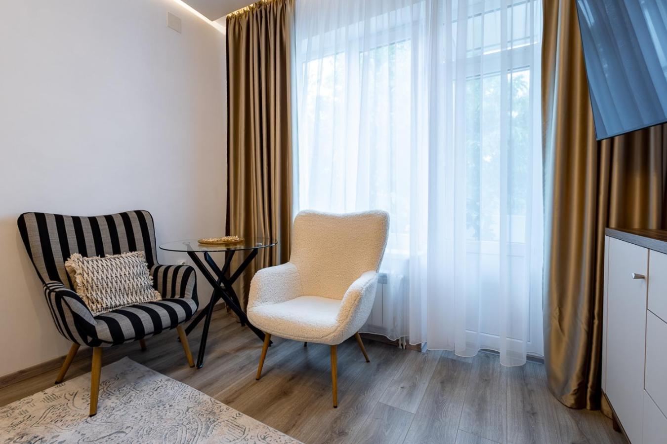 Cozy Studio In Center By Mm Host Apartment