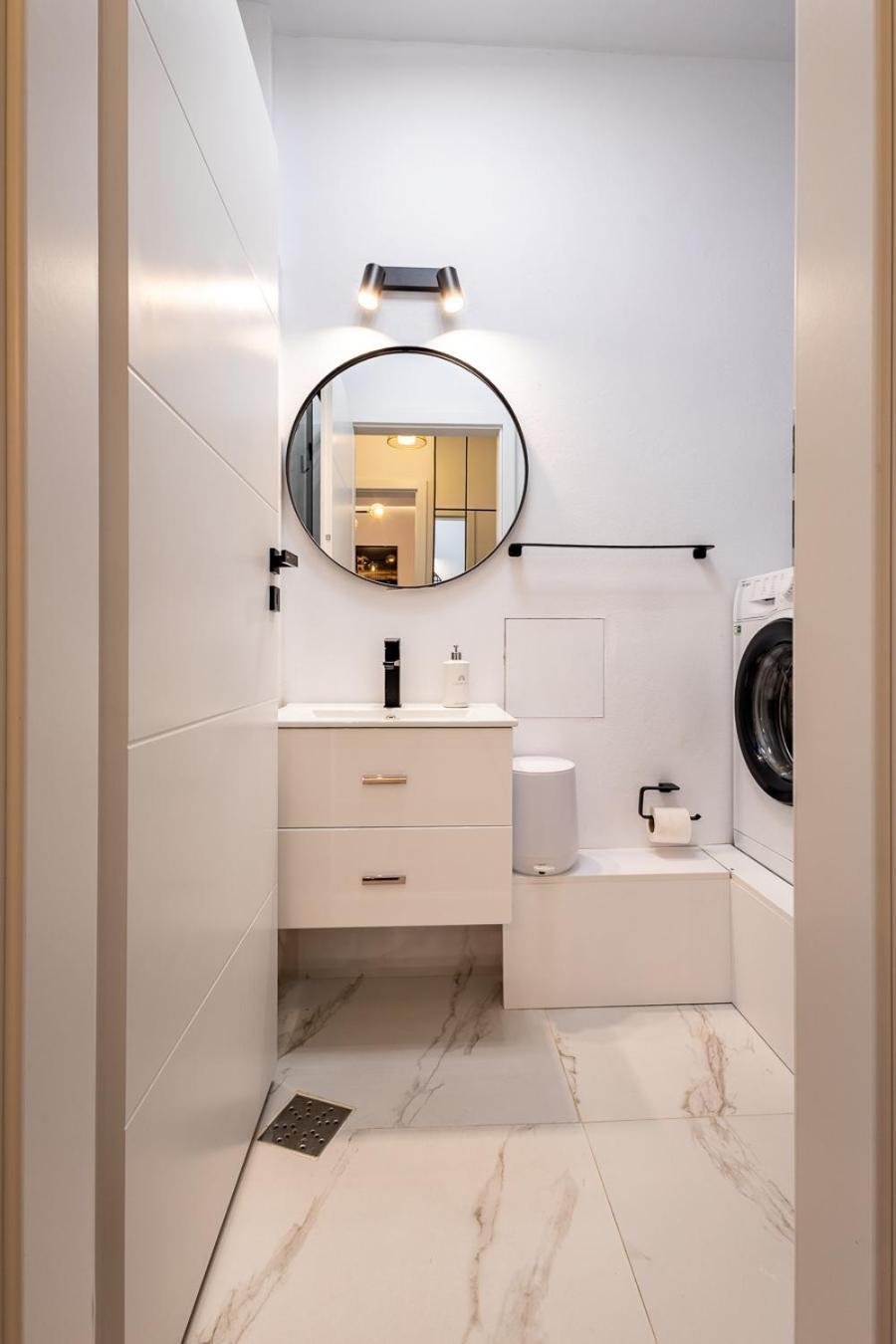Cozy Studio In Center By Mm Host Apartment *