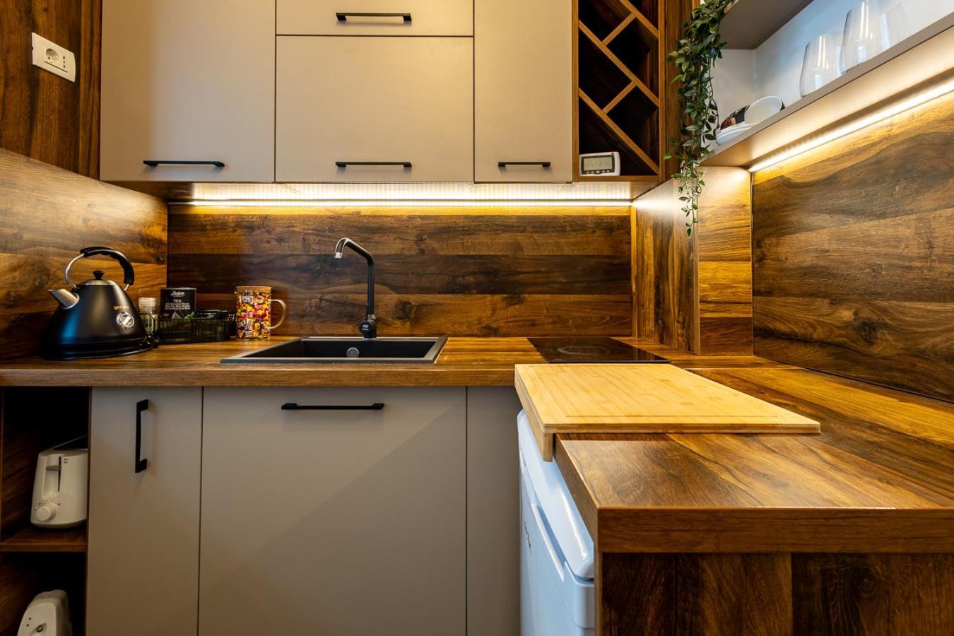 Cozy Studio In Center By Mm Host Apartment *